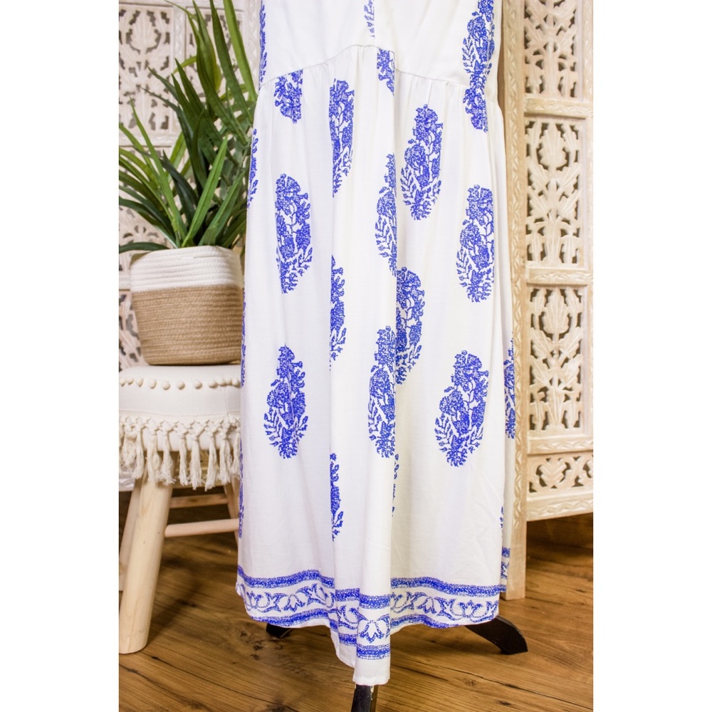 πHPπ Cut Out Design Printed Maxi Dress - Picture 10 of 16